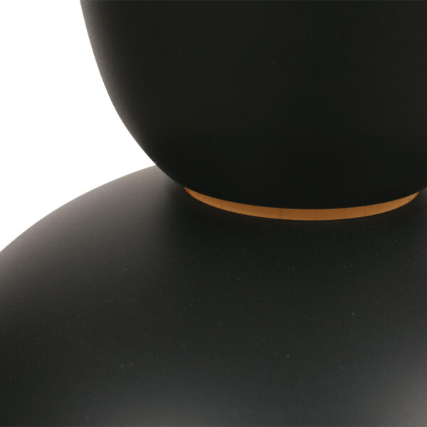 Zwarte bolvormige hanglamp met koperkleurig accent Mexlite Skandina - Image 9
