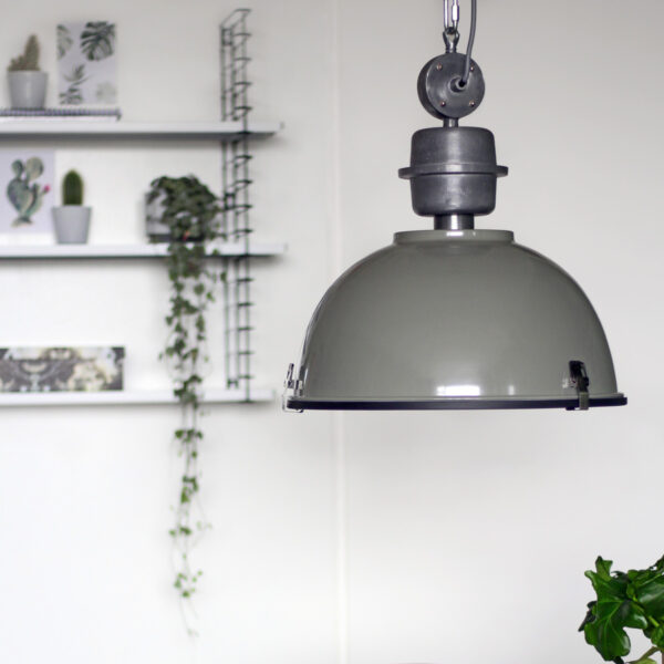 Steinhauer Bikkel industriële hanglamp - Ø42 cm - met glasplaat onderzijde - olijf groen - Image 2