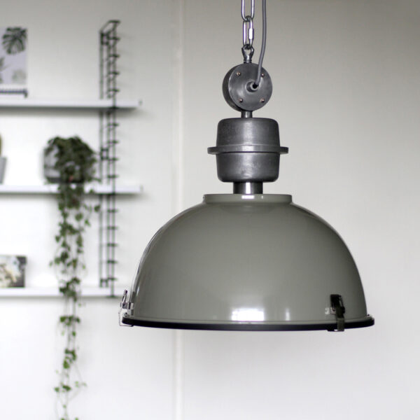Steinhauer Bikkel industriële hanglamp - Ø42 cm - met glasplaat onderzijde - olijf groen - Image 11