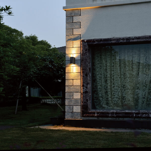Shada Barbara wandlamp - buiten - boven en onderverlichting - 15 cm hoog - incl. GU10 - zwart - Image 2