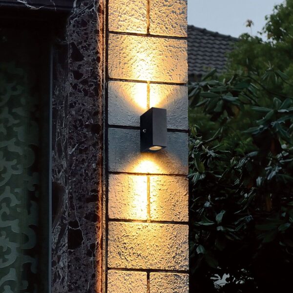 Steinhauer Poro wandlamp - IP44 - schemersensor - incl. GU10 lichtbronnen - rechthoekig - zwart - Image 2