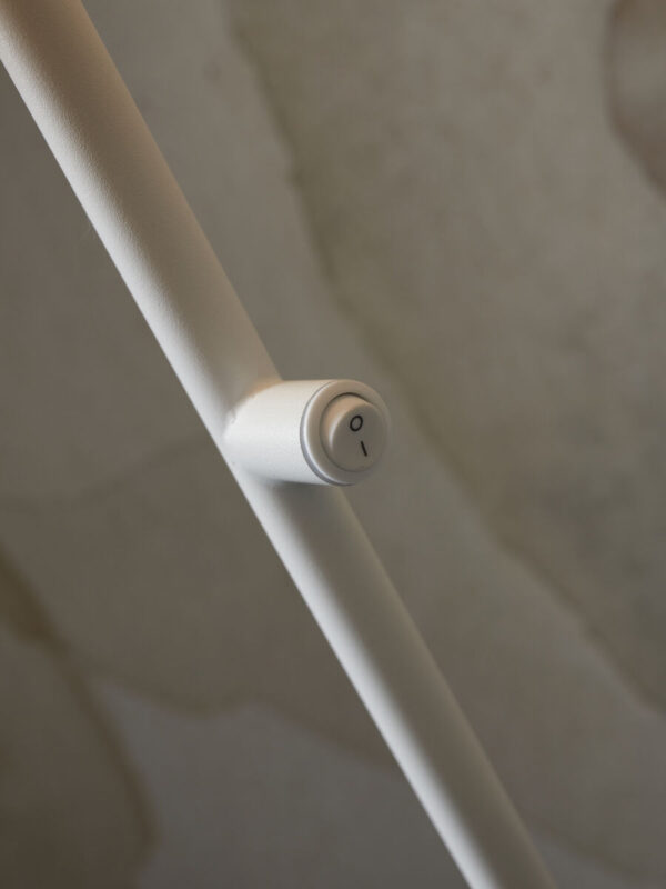 Wit-metalen ronde retro vloerlamp It's About RoMi Porto - Image 3