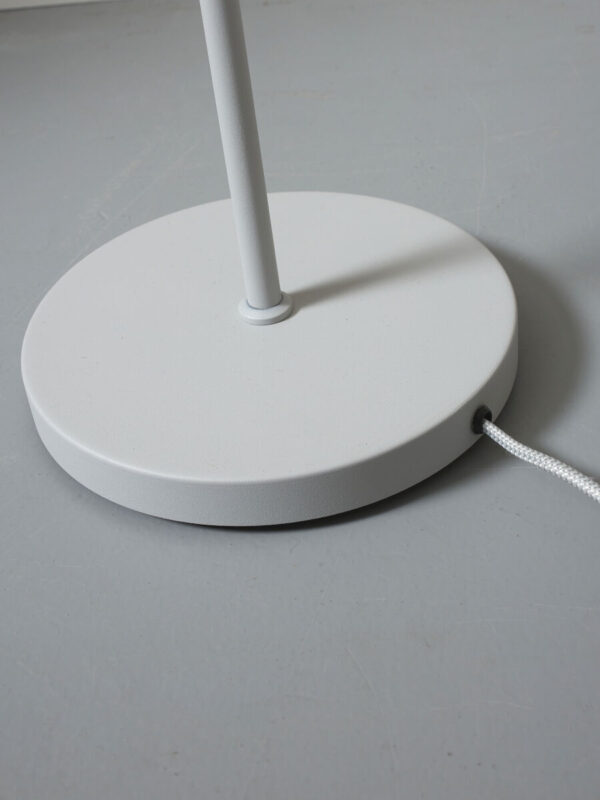 Ronde grijze retro vloerlamp It's About RoMi Porto - Image 7