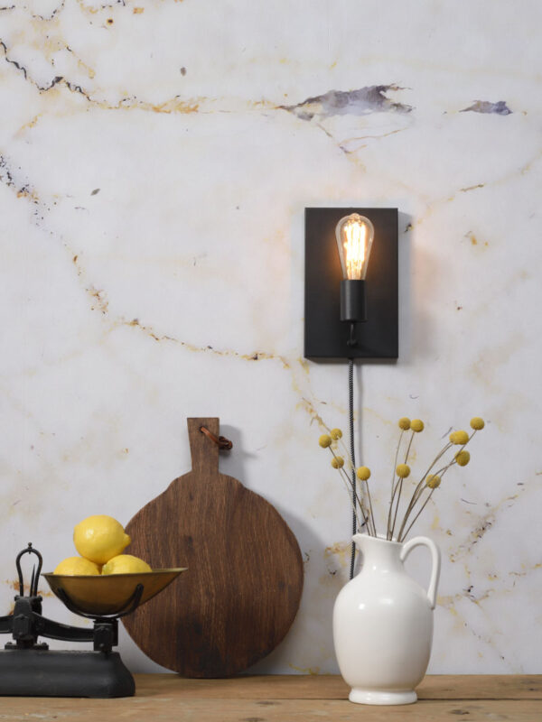 Minimalistische rechthoekige zwarte wandlamp It's About RoMi Madrid - Image 5