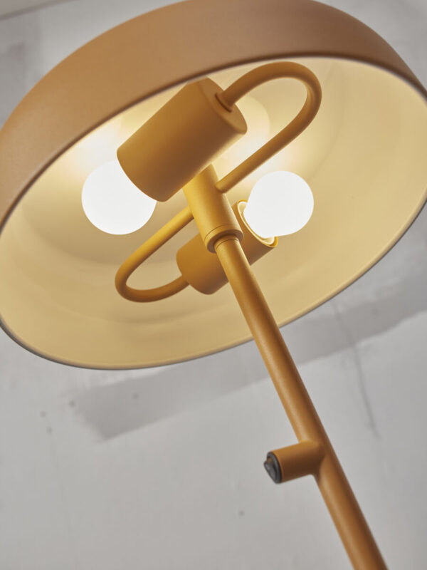 Oranje ronde vloerlamp retro It's About RoMi Porto - Image 6