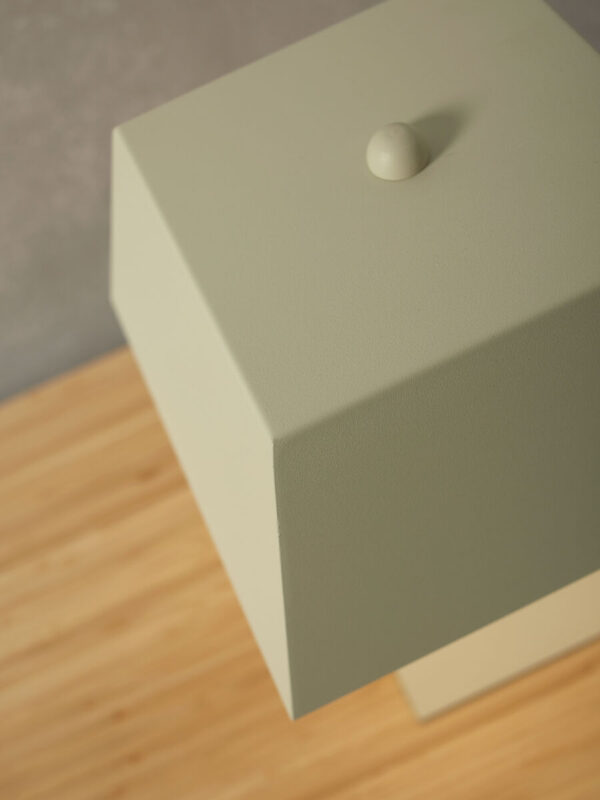 Groene metalen retro tafellamp It's About RoMi Perth - Image 6