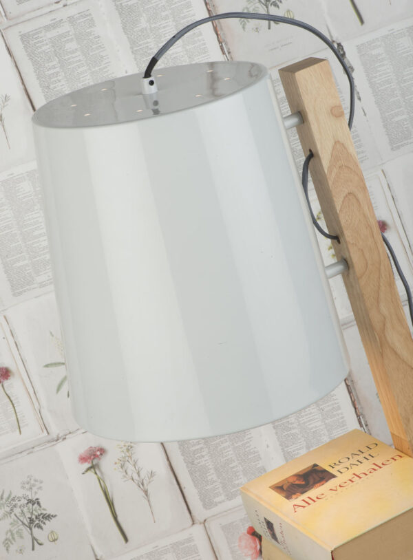 Witte houten retro vloerlamp It's About RoMi Cambridge - Image 3