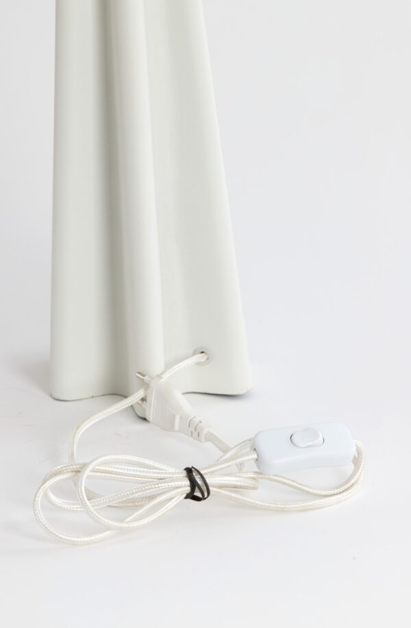 Off-white kegelvormige tafellamp Light & Living Cukai - H 49 cm - Image 4