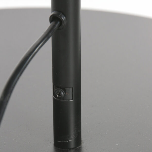 Simpele zwarte booglamp zilveren kap Anne Lighting Curve - Image 10