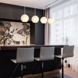 globo-hanglamp-barry-staal-glas-groteeettafellamp-e27-15749n-4h-1