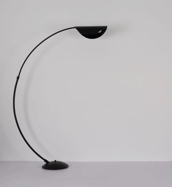 globo-tafellamp-robles-zwart-metaal-booglamp-led-58032s-1