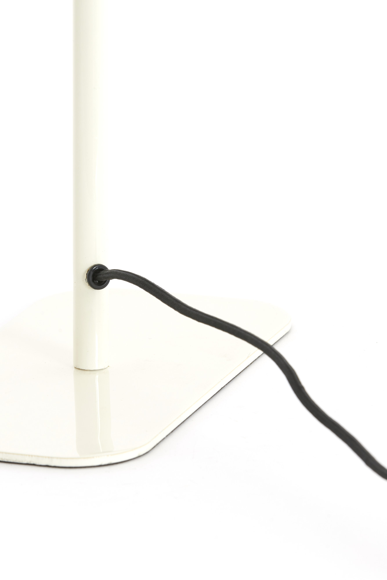 light&living-tafellamp-elenie-beigecrème-metaal-nachtkastlamp-e27-1897343-1