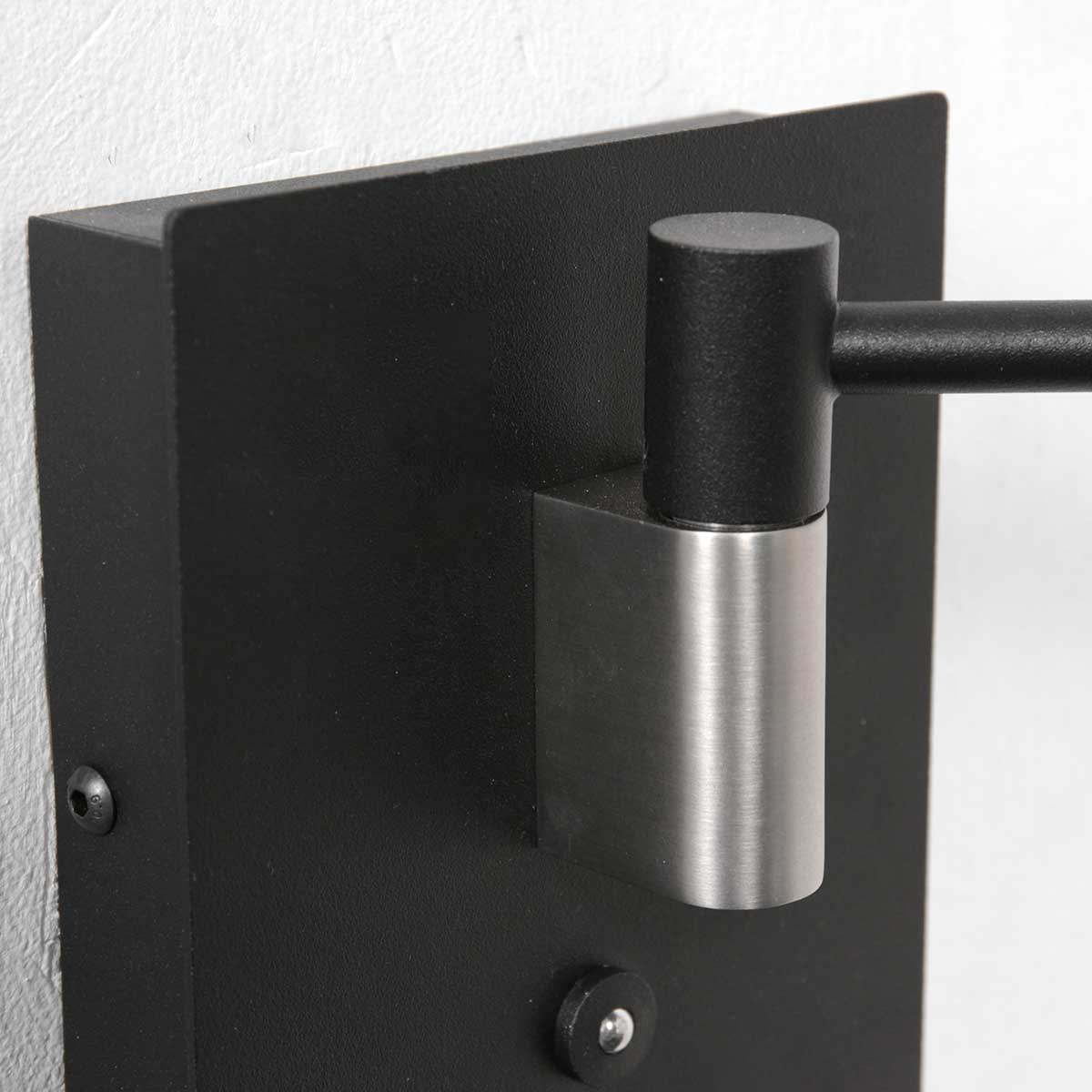 steinhauer-wandlamp-retina-zwart-metaal-bedlampje-led-3402zw-4