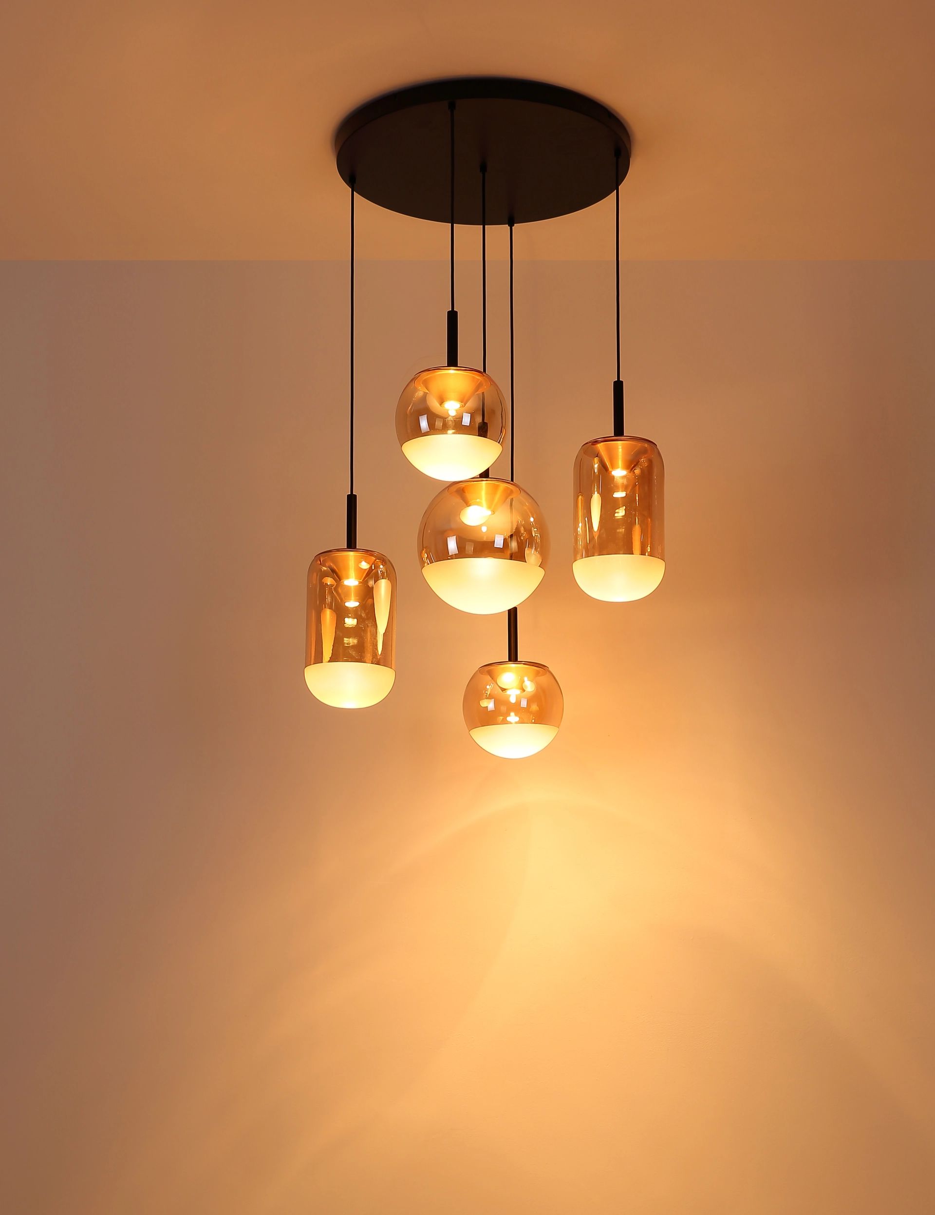 hanglamp-amberkleurig-severin-glas-o71cm-led-16057-5h-globo-2