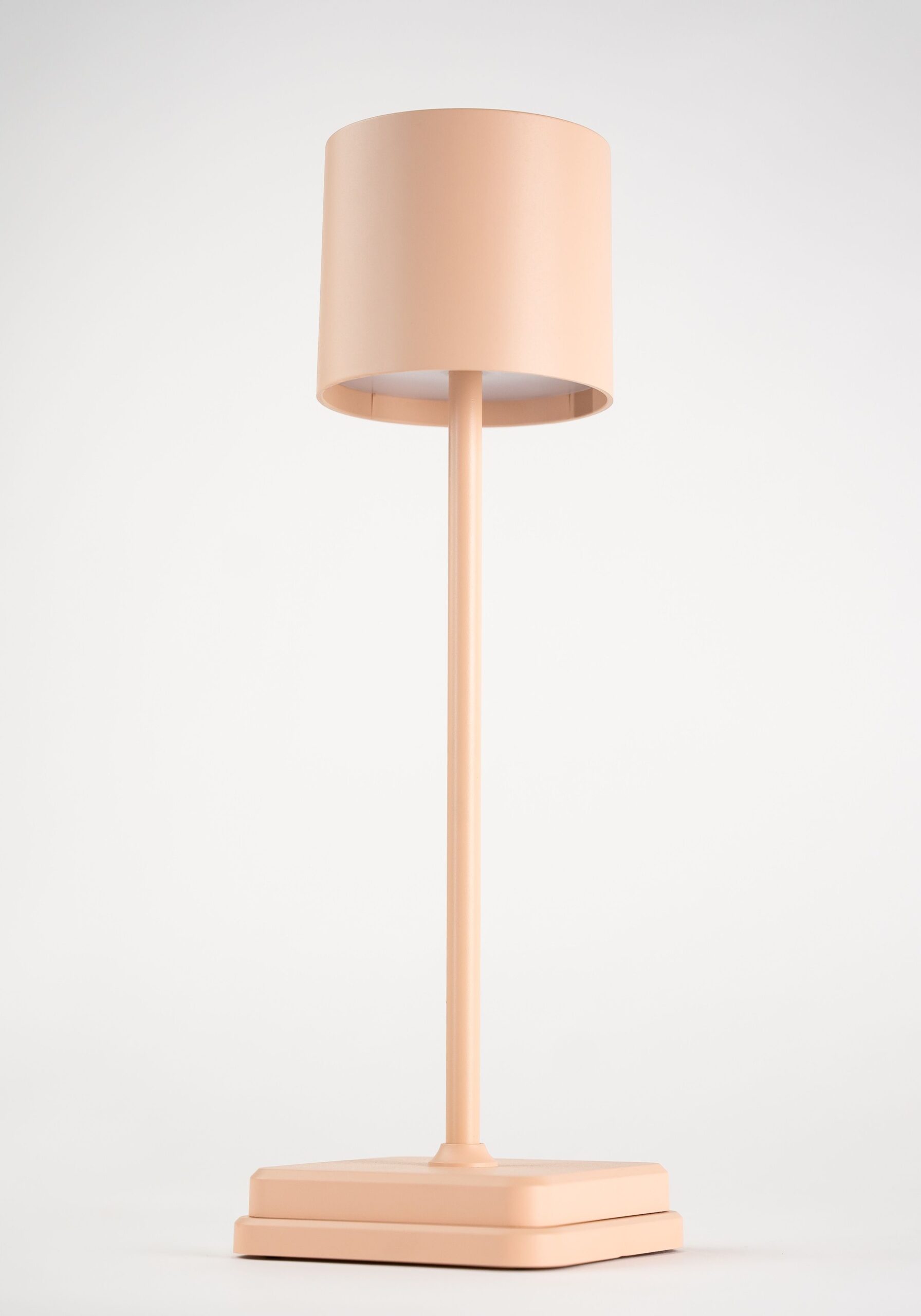 tafellamp-amberkleurig-lennart-metaal-oplaadbaretafellampje-led-51840121-globo-1