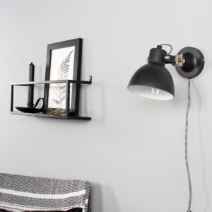 wandlamp-zwart-cera-kunststofmetaal-bedlampje-e14-7647zw-mexlite-2
